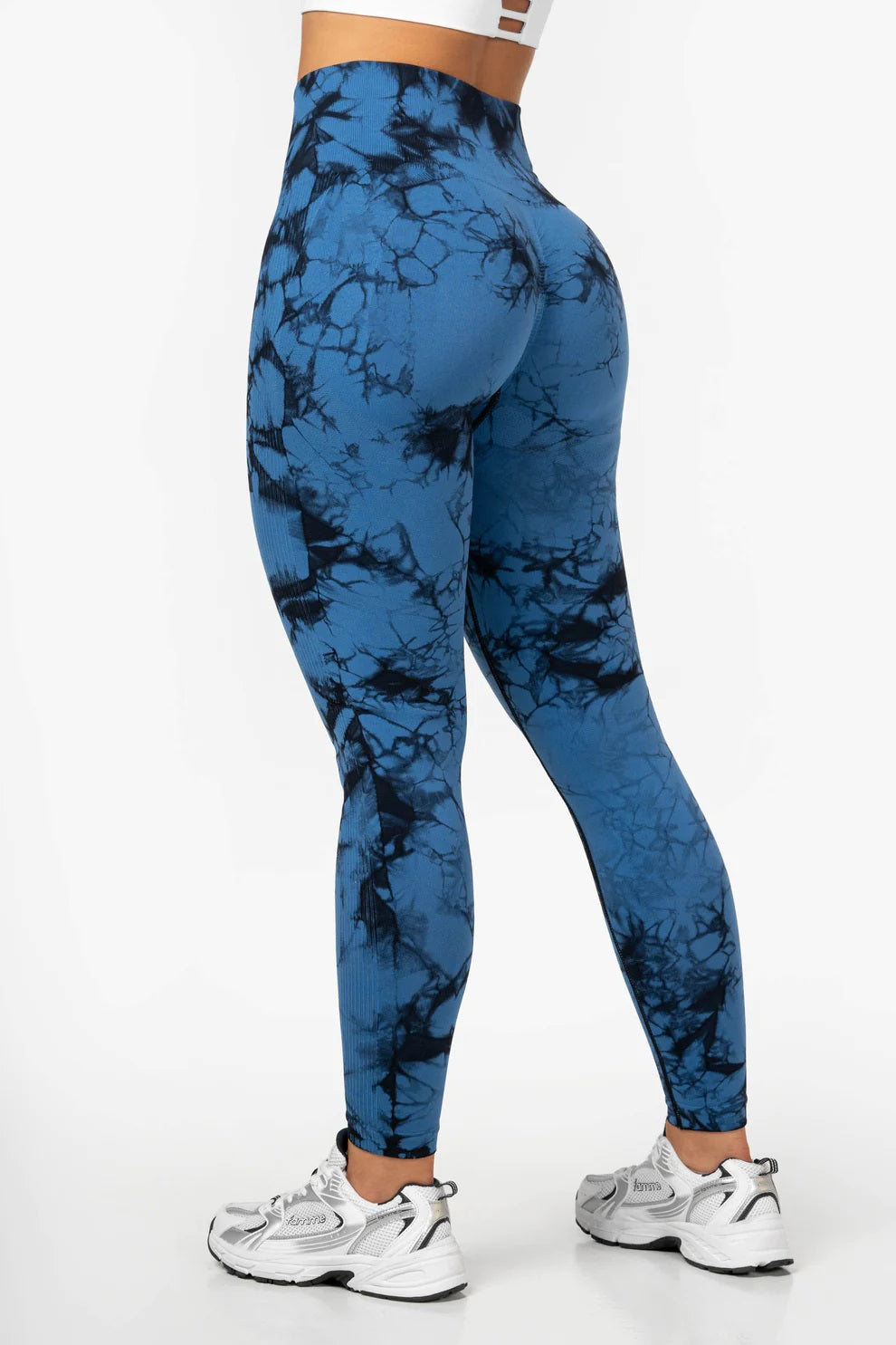 Tie Dye Scrunch Leggings - Blue - for kvinde - FAMME - Tights