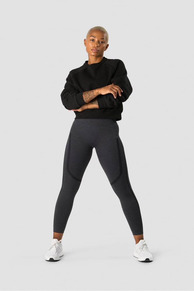 everyday cropped crewneck black