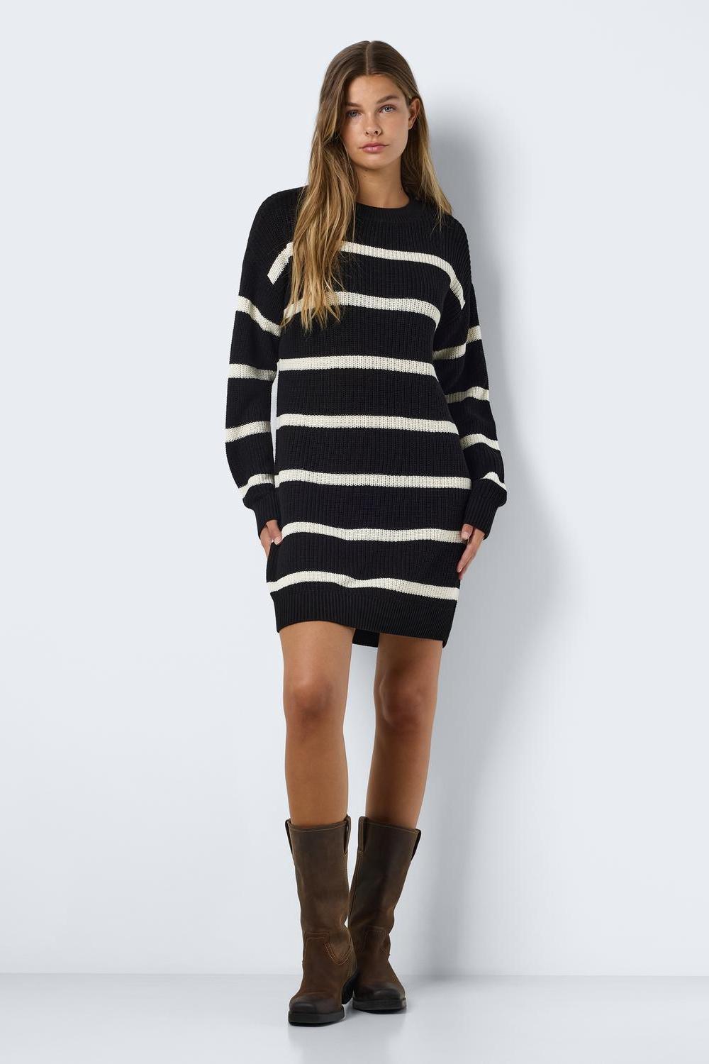 NOISY MAY - Maysa L/s O-neck Knit Dress - Black