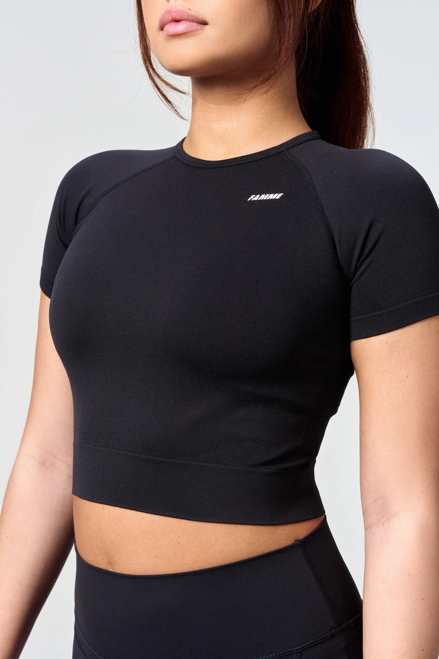 Seamless cropped t-shirt - for kvinde - FAMME - T-Shirt