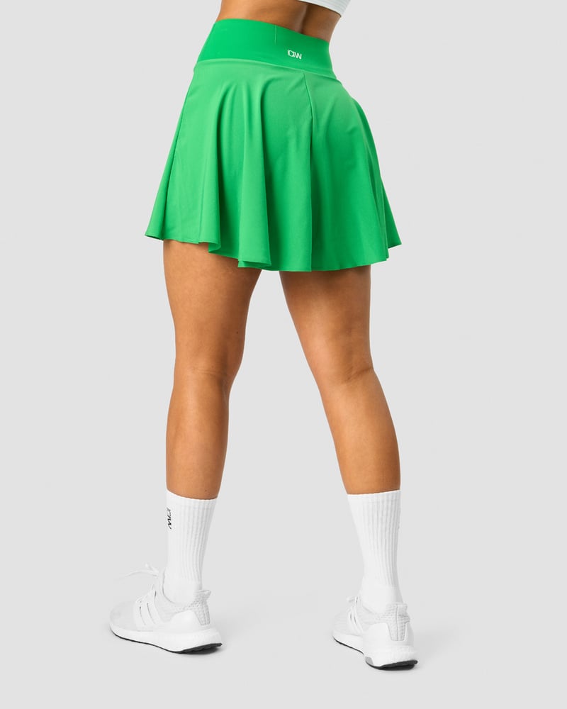 smash 2-in-1 skirt bright green